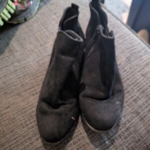 Arizona Black Booties Women's Size 9